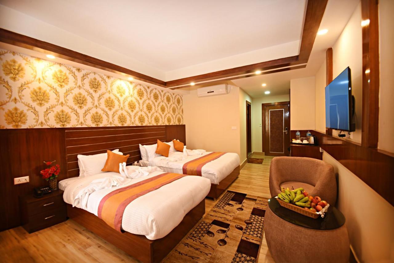 Hotel Simal Катманду Екстериор снимка