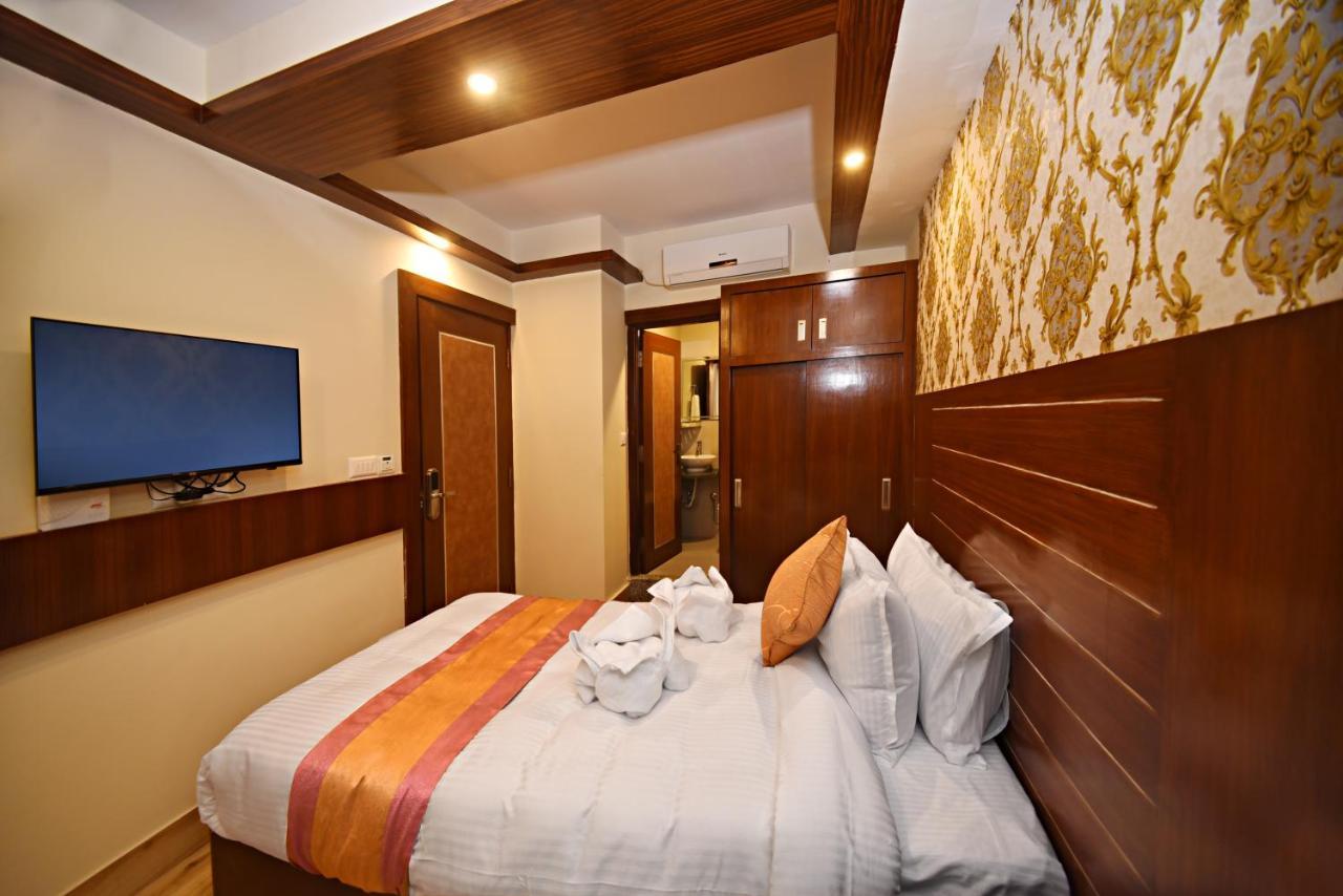 Hotel Simal Катманду Екстериор снимка