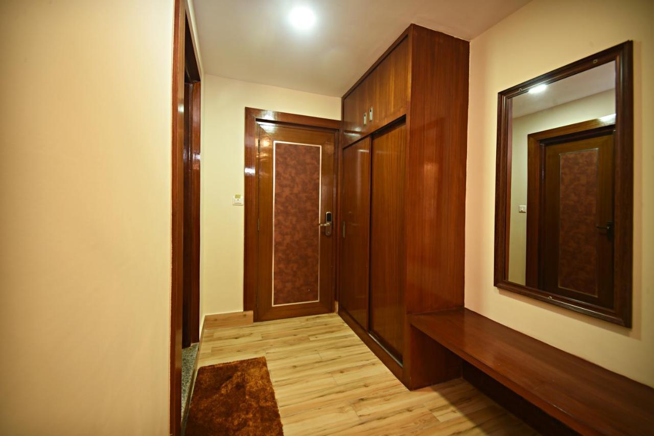 Hotel Simal Катманду Екстериор снимка
