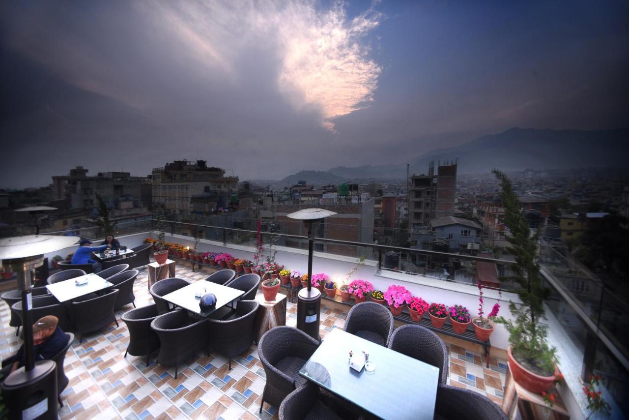 Hotel Simal Катманду Екстериор снимка