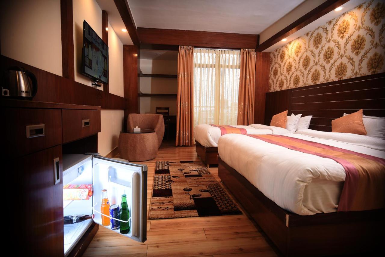 Hotel Simal Катманду Екстериор снимка