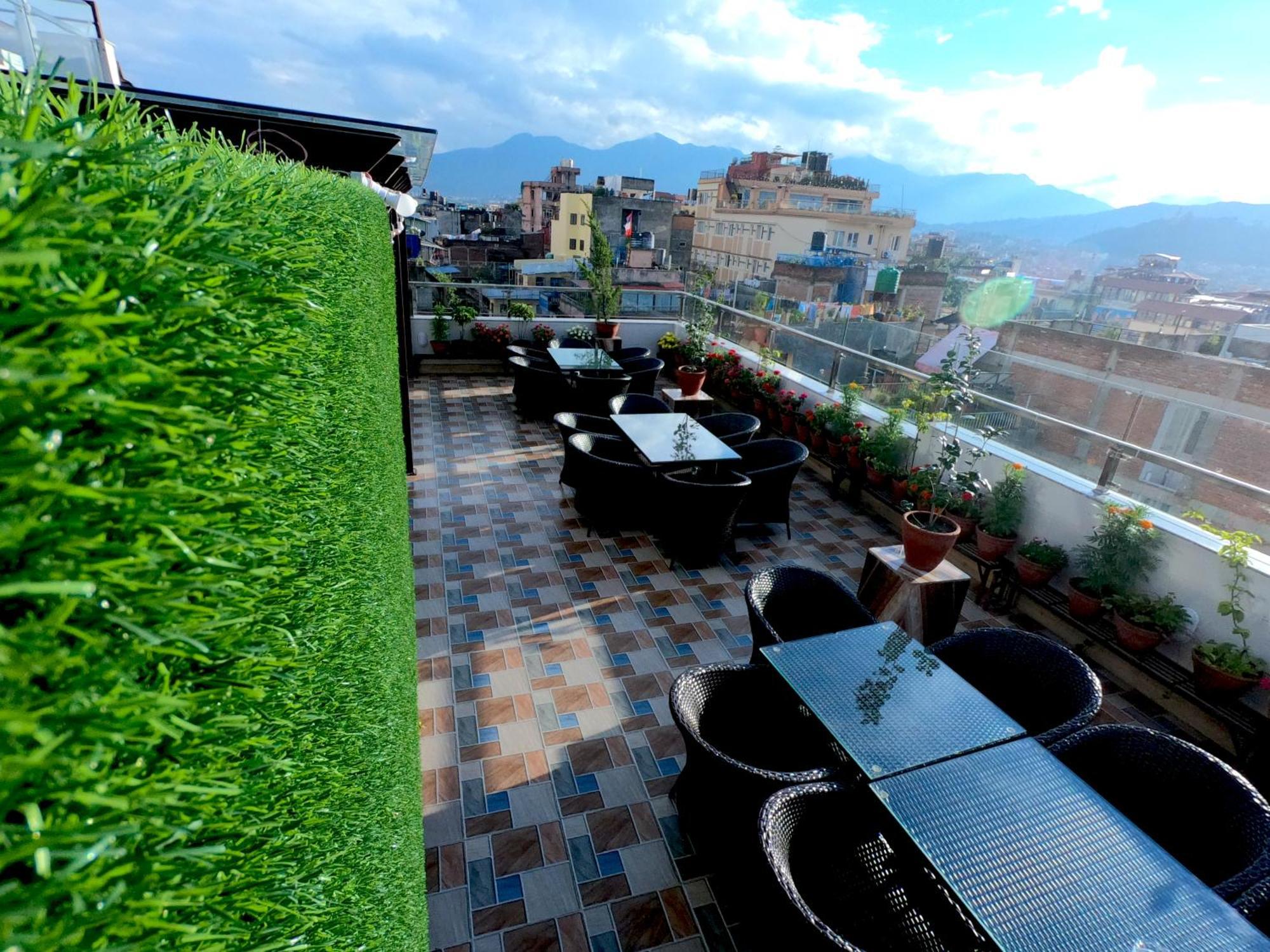 Hotel Simal Катманду Екстериор снимка