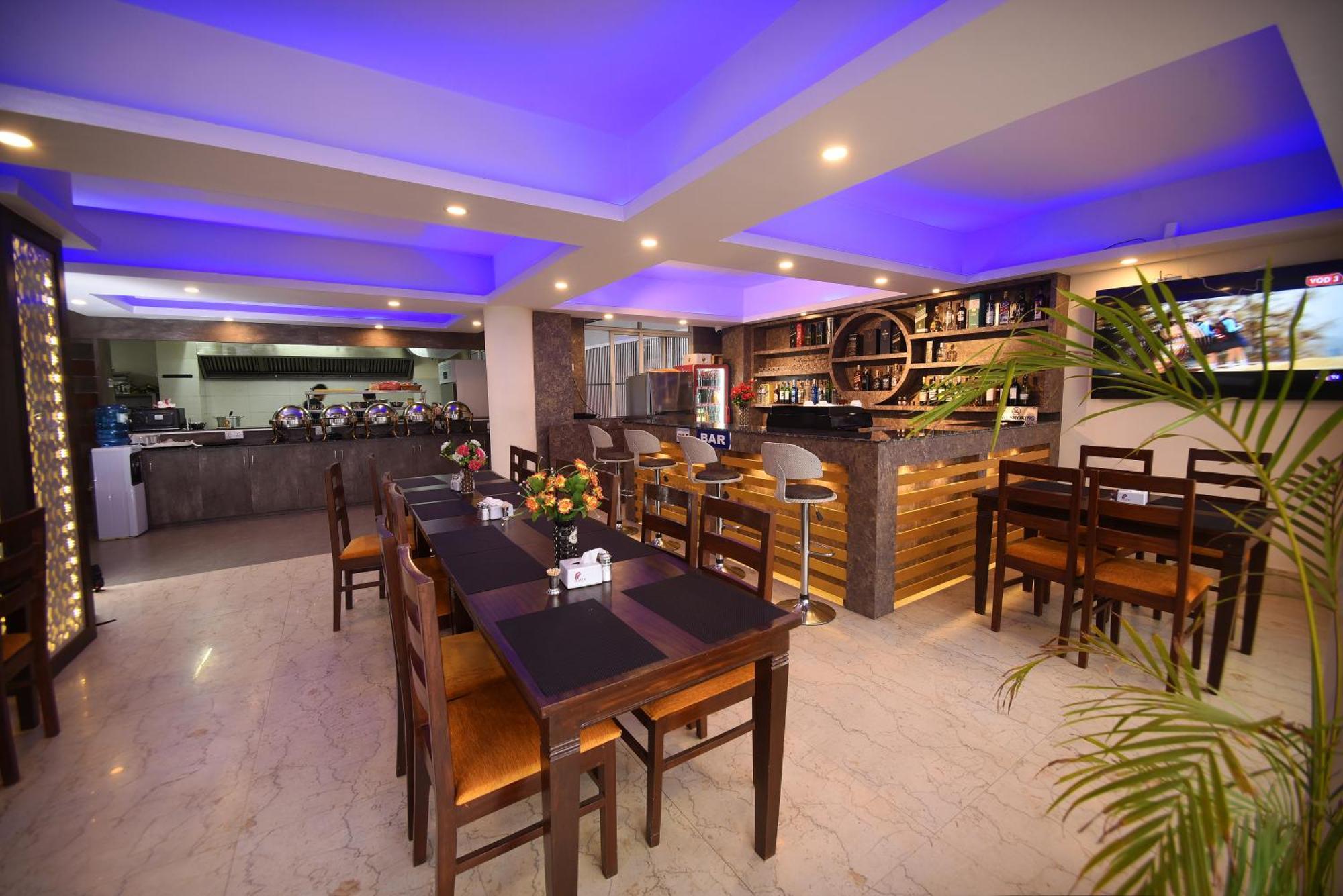 Hotel Simal Катманду Екстериор снимка