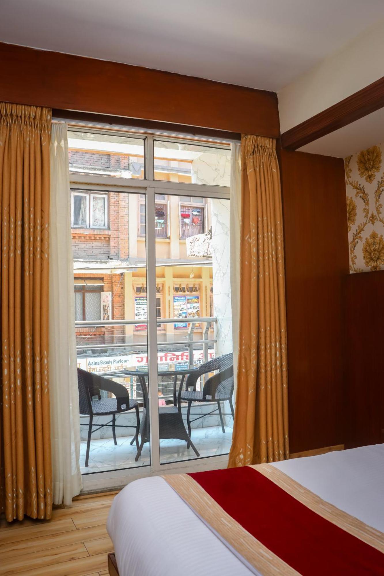 Hotel Simal Катманду Екстериор снимка
