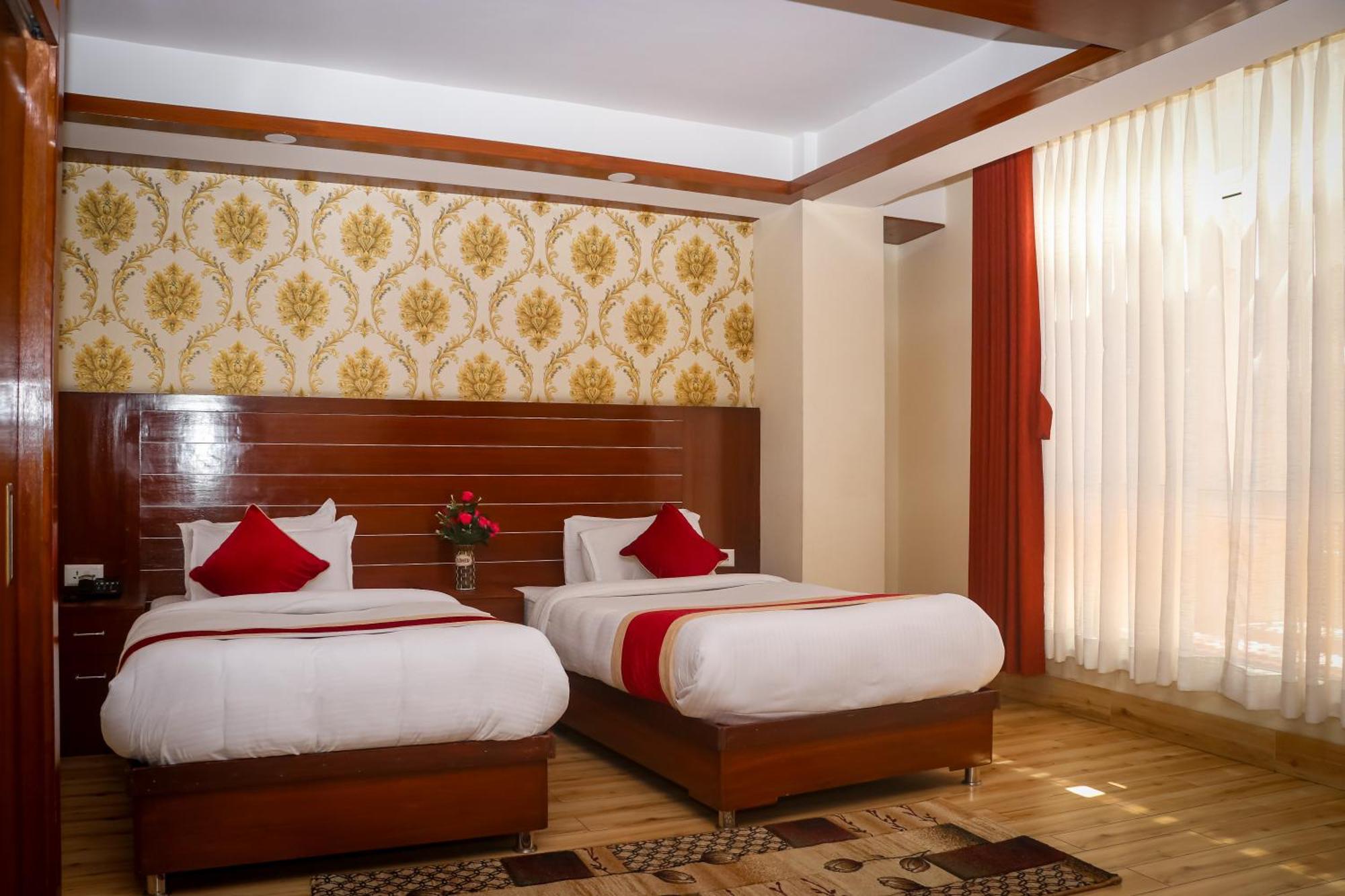 Hotel Simal Катманду Екстериор снимка